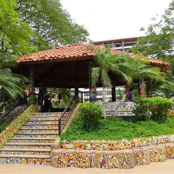 Canon SX740 HS Silver Digital Camera - Picture 13 of 16